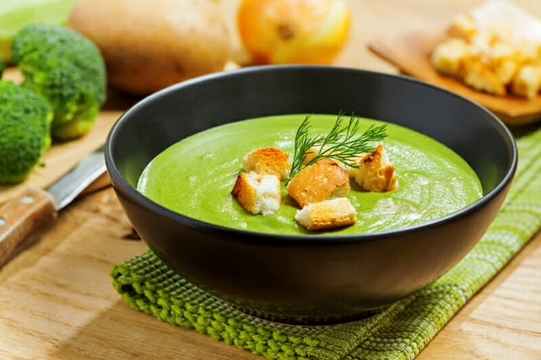 Kremna juha iz brokolija v prehranskem meniju za hujšanje